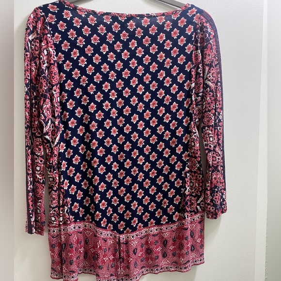 Lucky Brand Red and Navy Border Floral Bandana Print High Low Back Slit Tunic - Picture 5 of 5